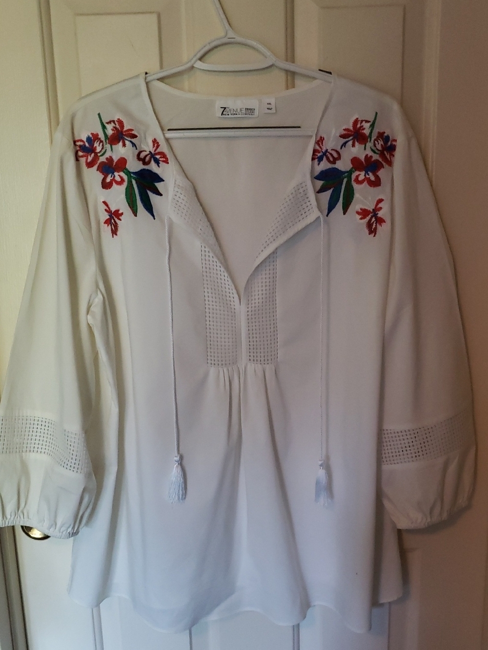 New York and Company XXL White Peasant Tunic with Red & Blue Floral Embroidery